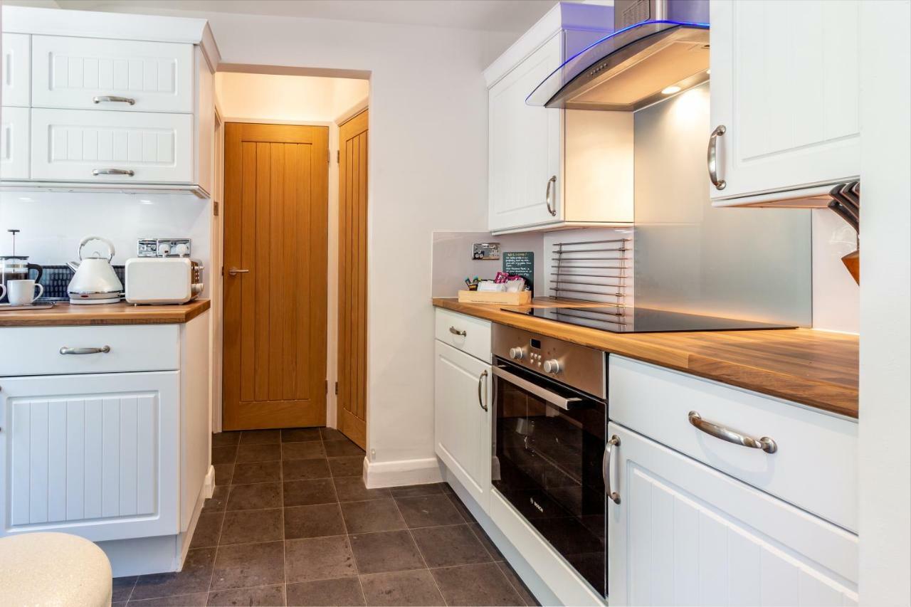 Host & Stay - Farningham Residence Caterham Esterno foto